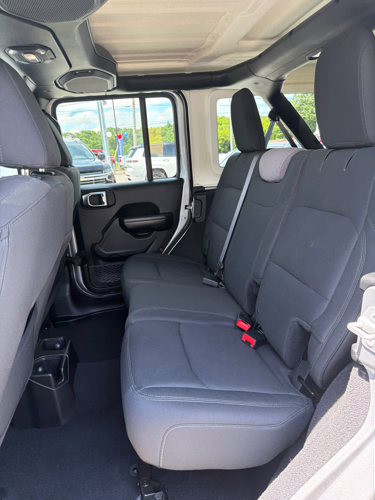 Used 2018 Jeep Wrangler Unlimited Sport S AWD/4WD image 10