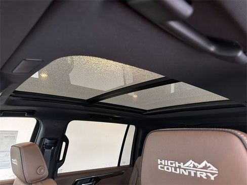 New 2026 Chevrolet Suburban High Country image 26