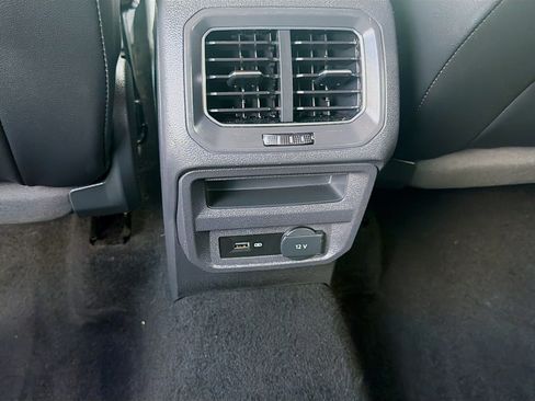 Used 2018 Volkswagen Tiguan SE FWD image 23
