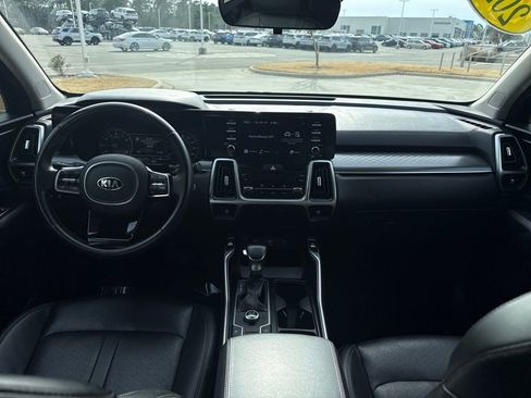 Used 2021 Kia Sorento S image 16