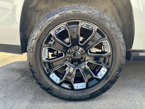 Used 2016 GMC Yukon Denali w/ Open Road Package AWD/4WD image 34