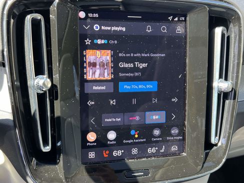 Used 2026 Volvo XC40 B5 Ultra w/ Climate Package image 27