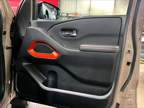 Used 2023 Nissan Frontier PRO-4X w/ Pro Convenience Package AWD/4WD image 21