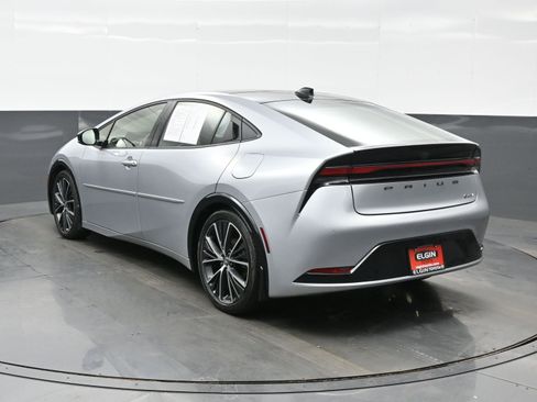 Used 2025 Toyota Prius XLE image 4