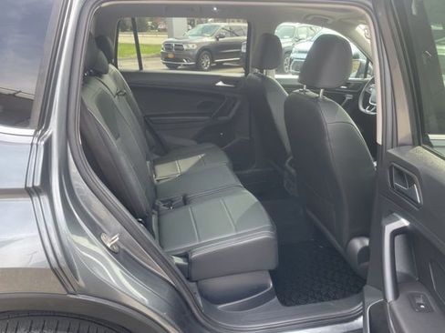 Used 2019 Volkswagen Tiguan SE w/ Panoramic Sunroof Package image 10