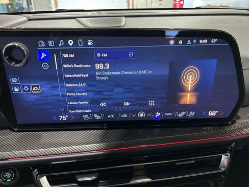 Used 2025 Chevrolet Traverse High Country AWD/4WD image 36