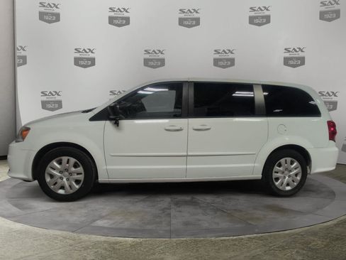 Used 2016 Dodge Grand Caravan SE w/ Quick Order Package 29E SE FWD image 2