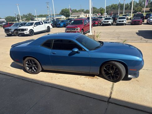 Used 2022 Dodge Challenger R/T w/ Blacktop Package RWD image 6