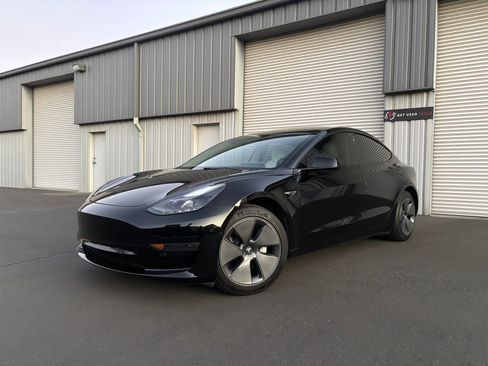 Used 2022 Tesla Model 3 Standard Sedan 4D image 5