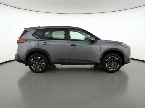 Used 2025 Nissan Rogue SV image 11
