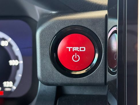Used 2025 Toyota 4Runner TRD Off-Road AWD/4WD image 24