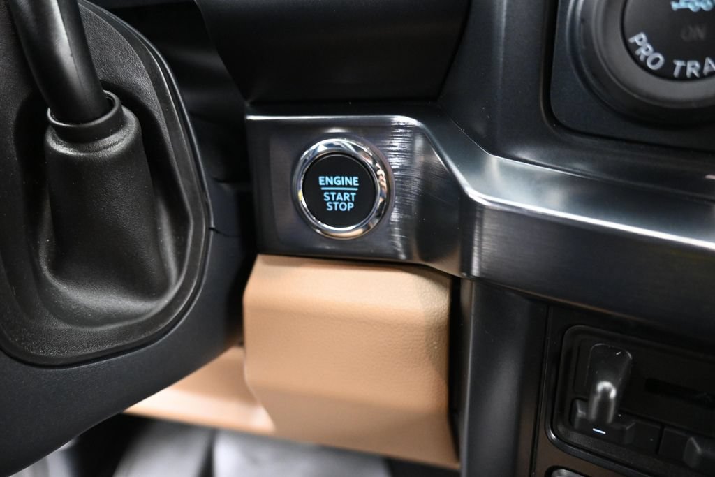 Used 2026 Ford F250 Lariat w/ Tremor Off-Road Package AWD/4WD image 19