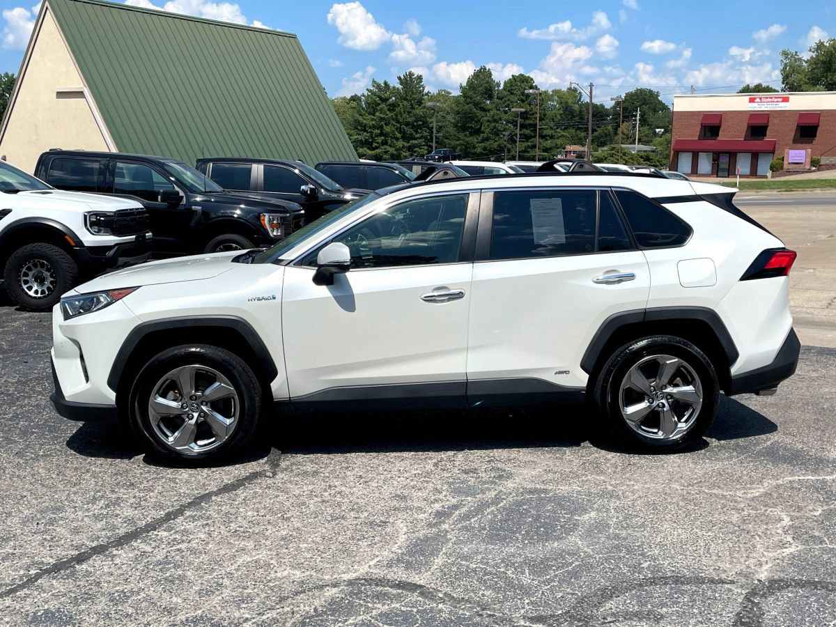 Used 2020 Toyota RAV4 Limited AWD/4WD image 3