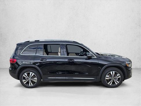 Used 2026 Mercedes-Benz GLB 250 image 4