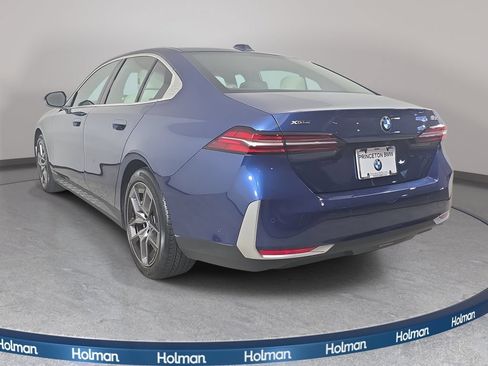 Certified 2026 BMW 530i xDrive w/ Convenience Package AWD/4WD image 7