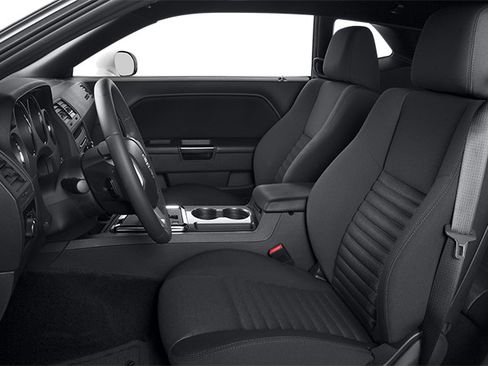 Used 2014 Dodge Challenger SXT RWD image 8