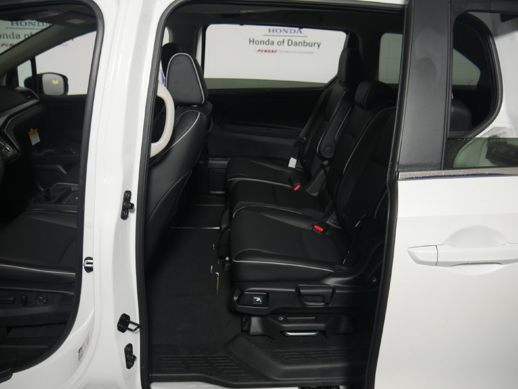 New 2027 Honda Odyssey Touring image 14