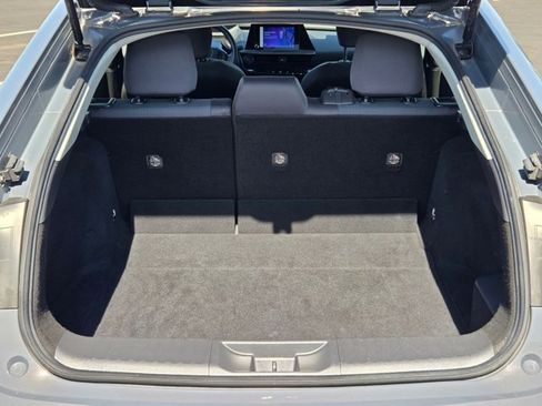 Used 2024 Toyota Prius LE image 6