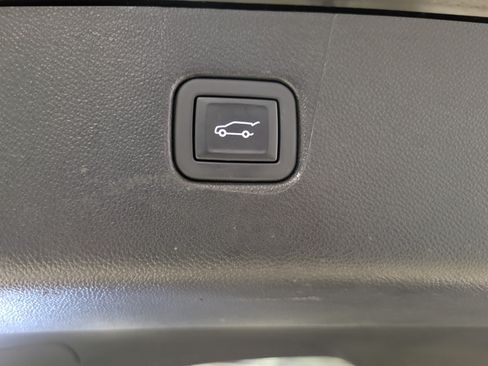 Used 2023 Chevrolet Blazer LT AWD/4WD image 9