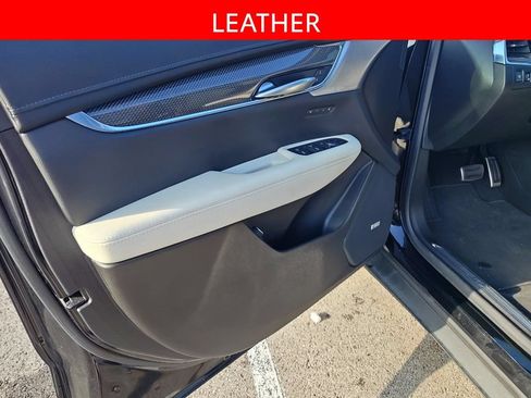 Used 2023 Cadillac XT5 Sportv w/ Technology Package AWD/4WD image 5