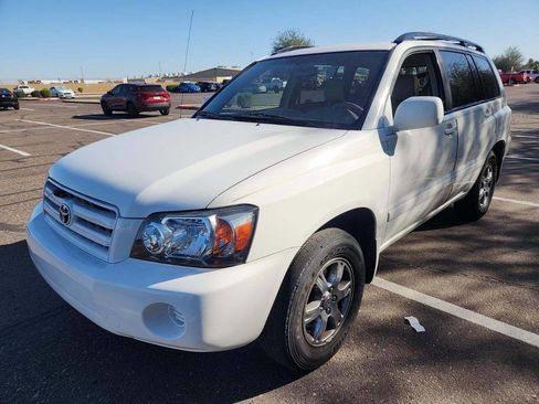 Used 2004 Toyota Highlander 2WD V6 image 4
