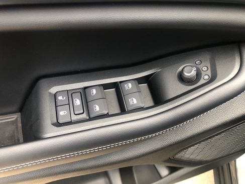 New 2025 Jeep Grand Cherokee Altitude image 11