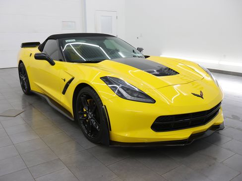 Used 2014 Chevrolet Corvette Stingray Convertible w/ 3LT Preferred Equipment Group RWD image 2