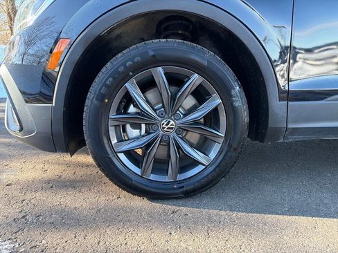 Used 2023 Volkswagen Tiguan SE image 37