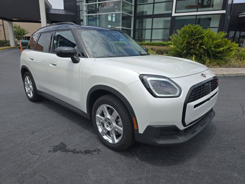 Used 2025 MINI Cooper Countryman S w/ Comfort Package Max image 2