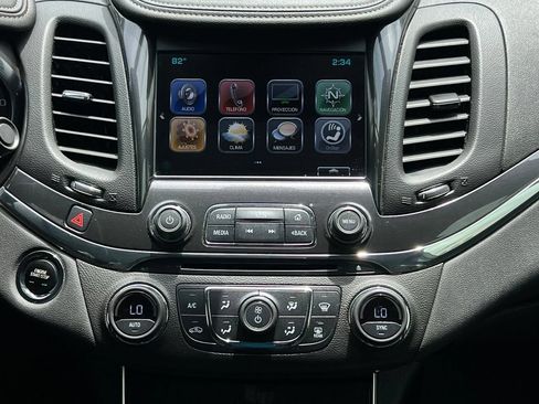 Used 2019 Chevrolet Impala Premier FWD image 18