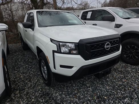Used 2022 Nissan Frontier S image 2