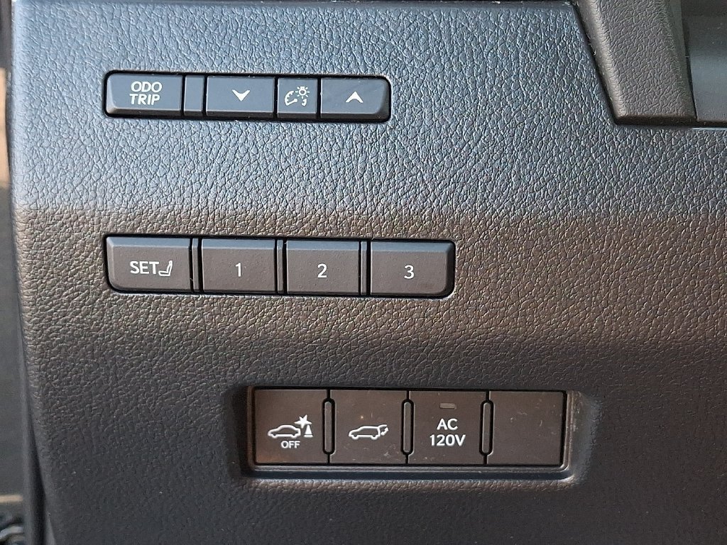 Used 2024 Lexus GX 550 w/ Accessory Package (Z1) AWD/4WD image 26