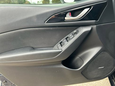 Used 2016 MAZDA MAZDA3 i Touring w/ Popular Equipment Package image 8