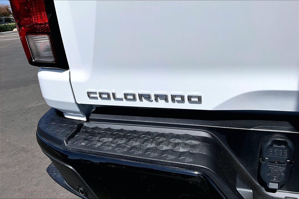 Used 2026 Chevrolet Colorado Trail Boss AWD/4WD image 28