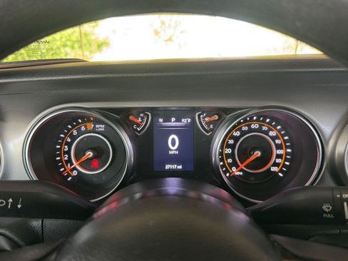 Used 2023 Jeep Gladiator Sport w/ Trailer Tow Package AWD/4WD image 9