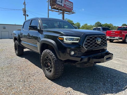 Used 2022 Toyota Tacoma TRD Off-Road AWD/4WD image 6