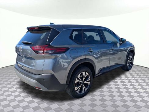 Used 2023 Nissan Rogue SV image 3