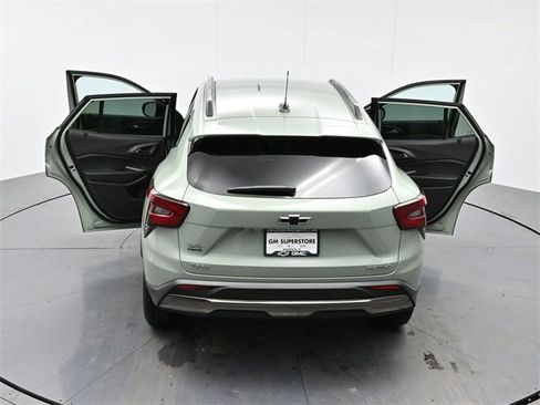 Used 2025 Chevrolet Trax ACTIV w/ Driver Confidence Package image 41