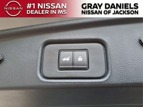 New 2026 Nissan Pathfinder SL FWD image 9
