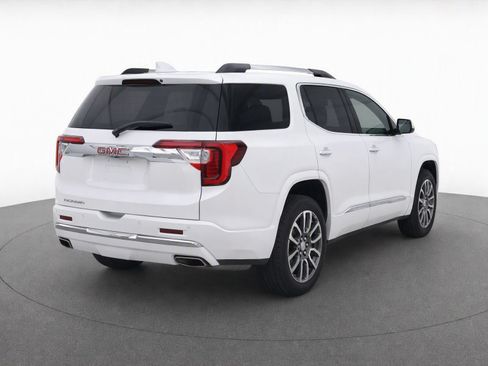 Used 2023 GMC Acadia Denali w/ Denali Ultimate Package FWD image 3