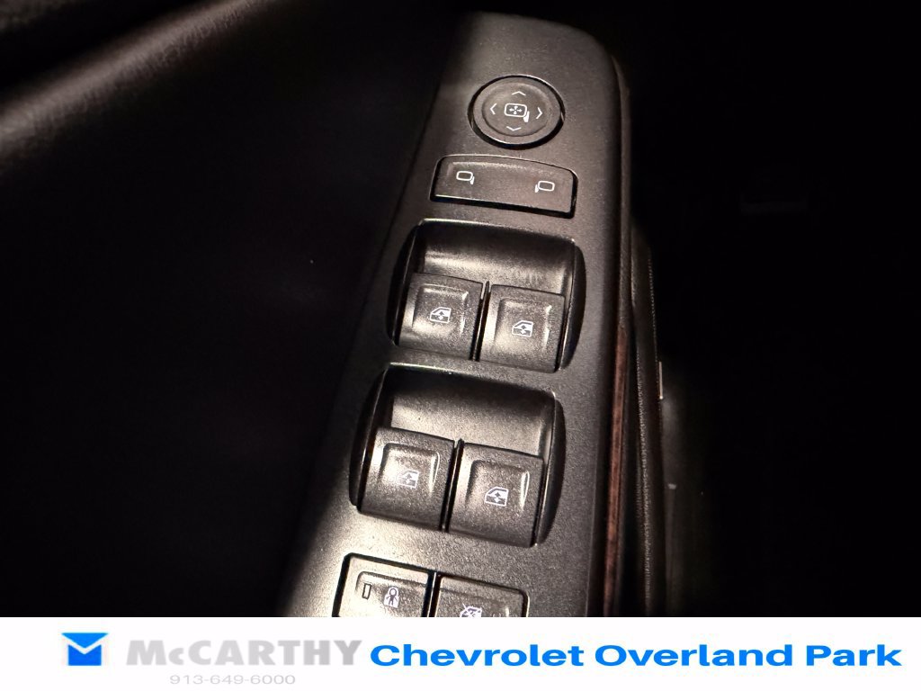 Used 2017 GMC Yukon XL SLE w/ SLE Value Package RWD image 16