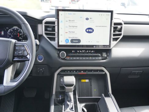 Used 2024 Toyota Sequoia Limited image 21