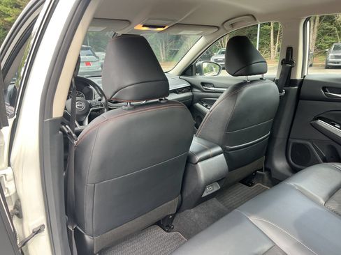Used 2024 Nissan Altima 2.5 SR FWD image 18