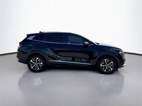 Used 2023 Kia Sportage EX image 8