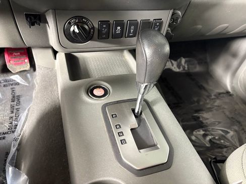 Used 2021 Nissan Frontier SV image 20