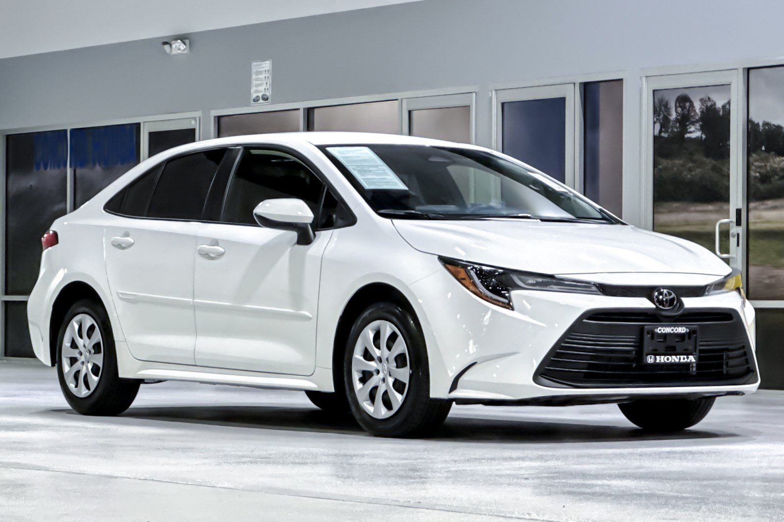 Used 2026 Toyota Corolla LE FWD image 7