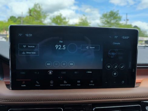 Used 2022 Lincoln Nautilus Reserve w/ Equipment Group 201A image 10