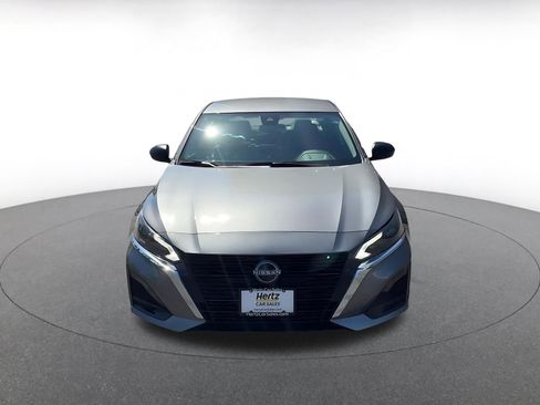 Used 2025 Nissan Altima 2.5 SV image 4