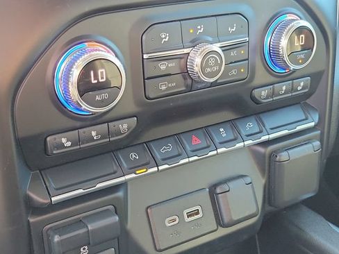 Used 2021 GMC Sierra 1500 SLT w/ SLT Convenience Package AWD/4WD image 21