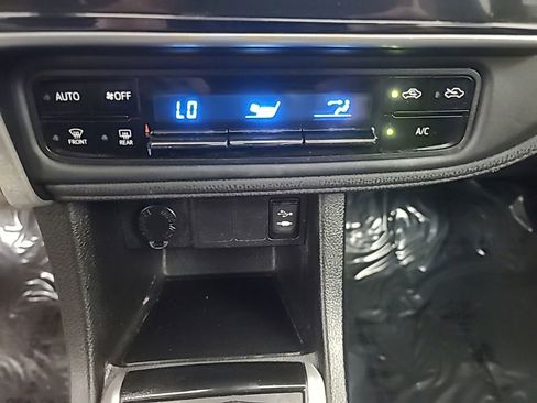 Used 2017 Toyota Corolla SE 50th Anniversary FWD image 32